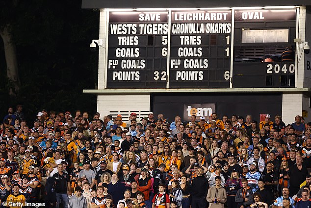 Leichhardt Oval - одна из последних площадок НРЛ, на которой есть горная часть.