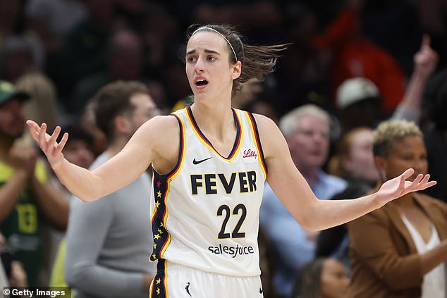 Кларк начал кошмарный старт в WNBA, пока играя со счетом 0-5 в составе Indiana Fever.