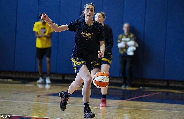 Ветеран WNBA Диана Таурази назвала «чувствительными» фанатов Кейтлин Кларк после негативной реакции в Интернете