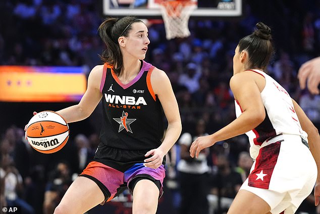 Кларк помогла команде WNBA All-Stars победить сборную США, сделав 10 результативных передач перед перерывом