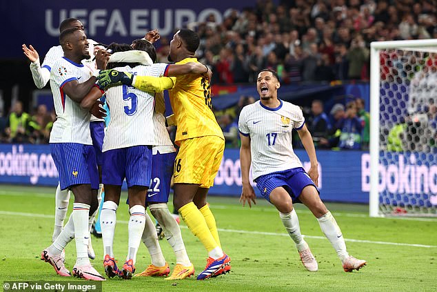 Португалия 0-0 Франция (доп. время, 3-5 по пенальти): «Les Bleus» выходят в полуфинал Евро-2024 с Испанией, Криштиану Роналду создает великолепный шанс в дополнительное время, а Жоау Феликс — единственный, кто не реализовал пенальти