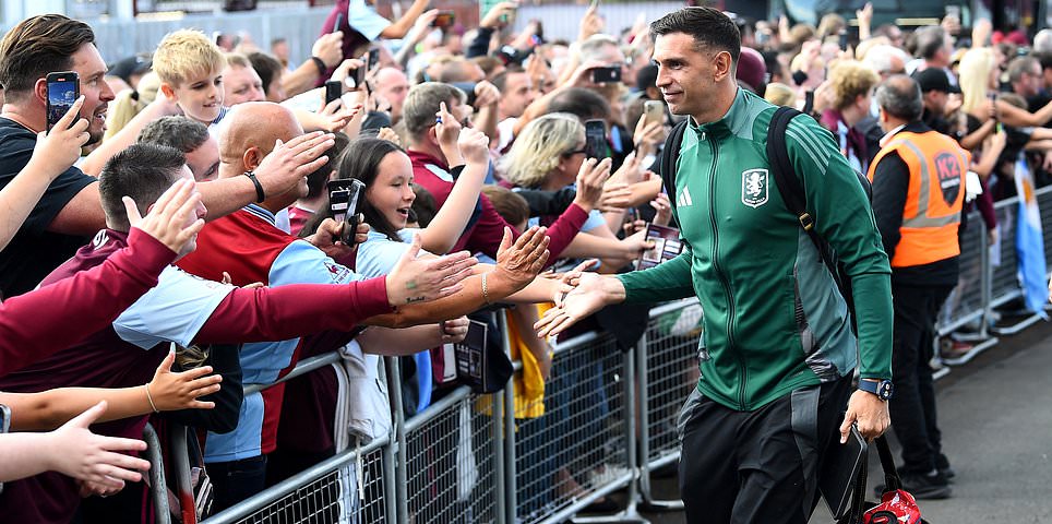 Aston Villa против Arsenal — Премьер-лига: текущий счет, новости о команде и обновления, поскольку команда Микеля Артеты стремится одержать победу над бывшим тренером «канониров» в прошлогодней гонке за титул