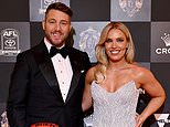 Brownlow Medal 2024 В ПРЯМОМ ЭФИРЕ: следите за каждым голосованием и за всеми событиями на красной дорожке, пока звезды футбола и их WAG приезжают в Мельбурн на самый важный вечер года