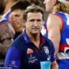 Главный тренер Western Bulldogs Люк Беверидж рассердился на предположения, что его капитан слишком долго оставался на скамейке запасных в финальном матче с Hawks.